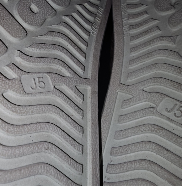 Native Shoes - Picture 5 of 6